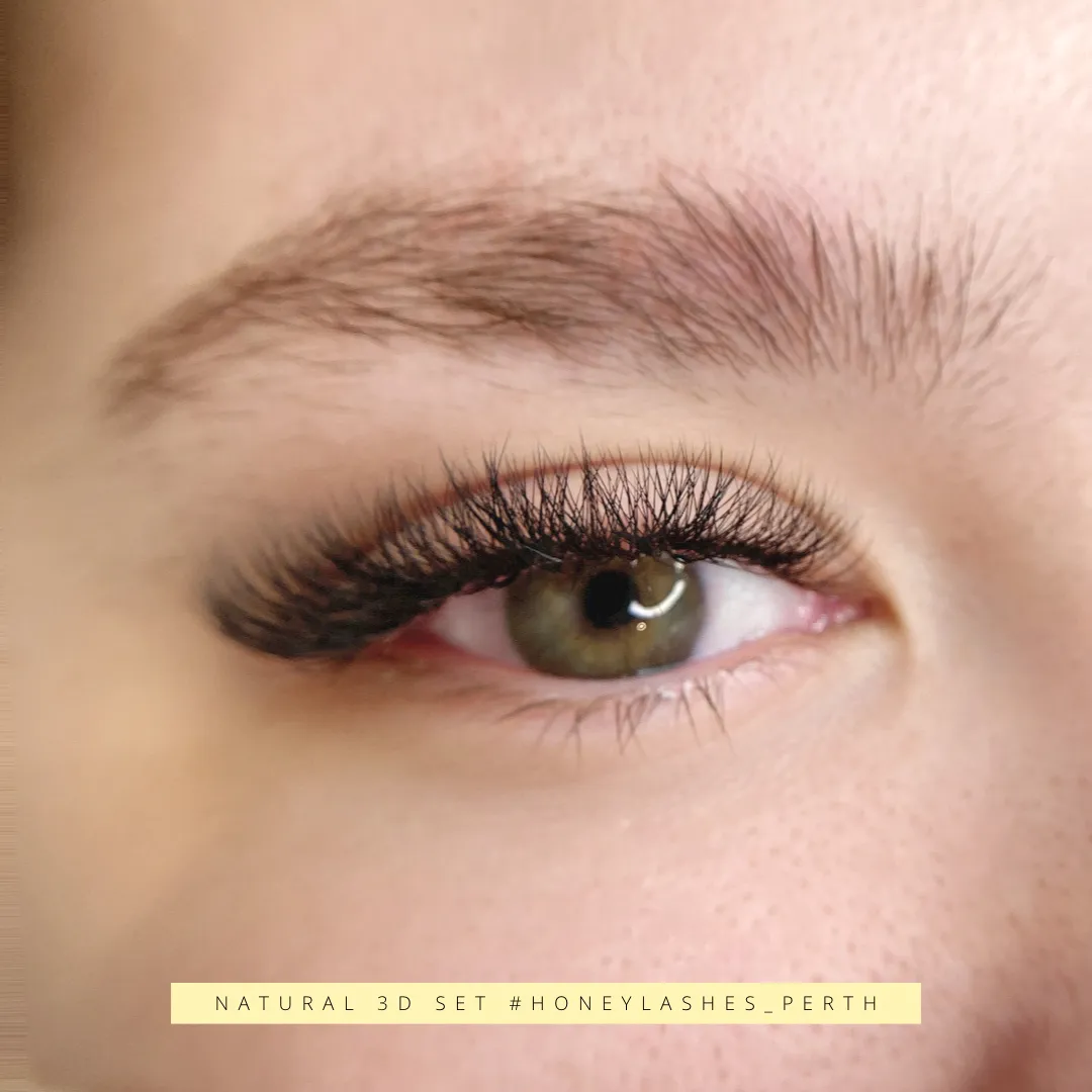 Natural 3D Eyelash Extensions